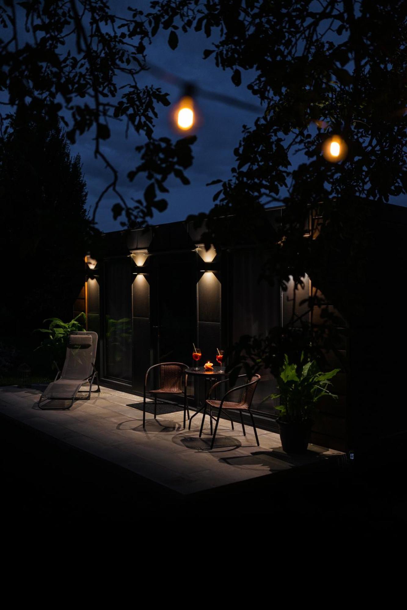 Tiny House Mezi Sklepy Apartment Kobyli ภายนอก รูปภาพ