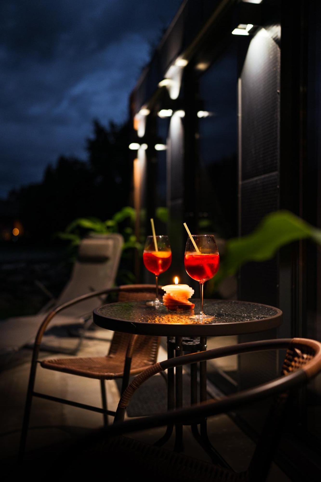 Tiny House Mezi Sklepy Apartment Kobyli ภายนอก รูปภาพ